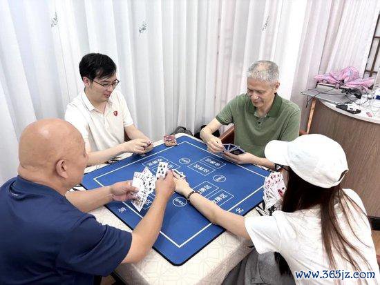掼蛋现场